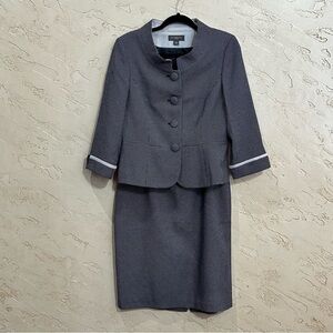 Vintage Liz Claiborne Women’s Navy Blue Jacket Skirt Suit Set size 8